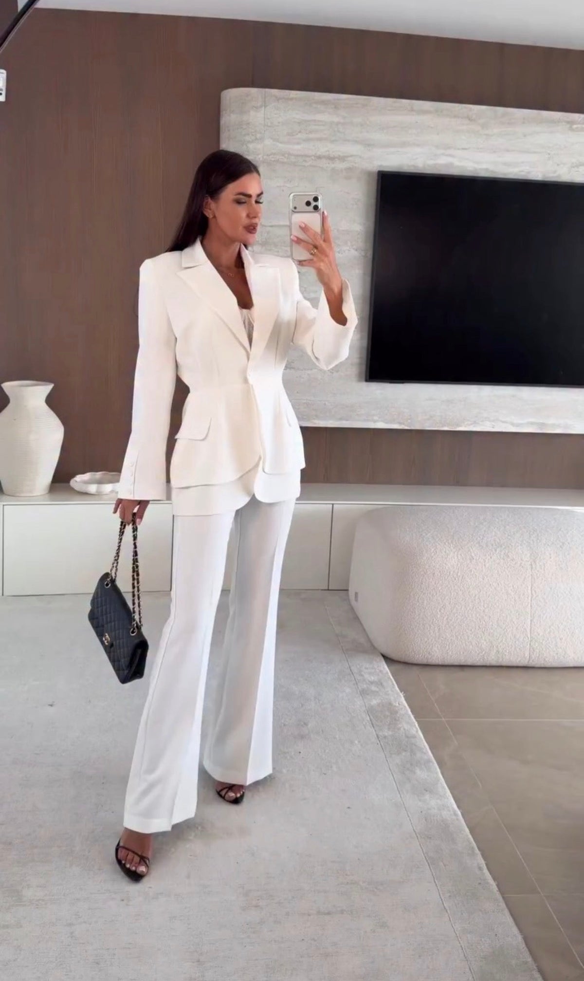 TRAJE MEGHY