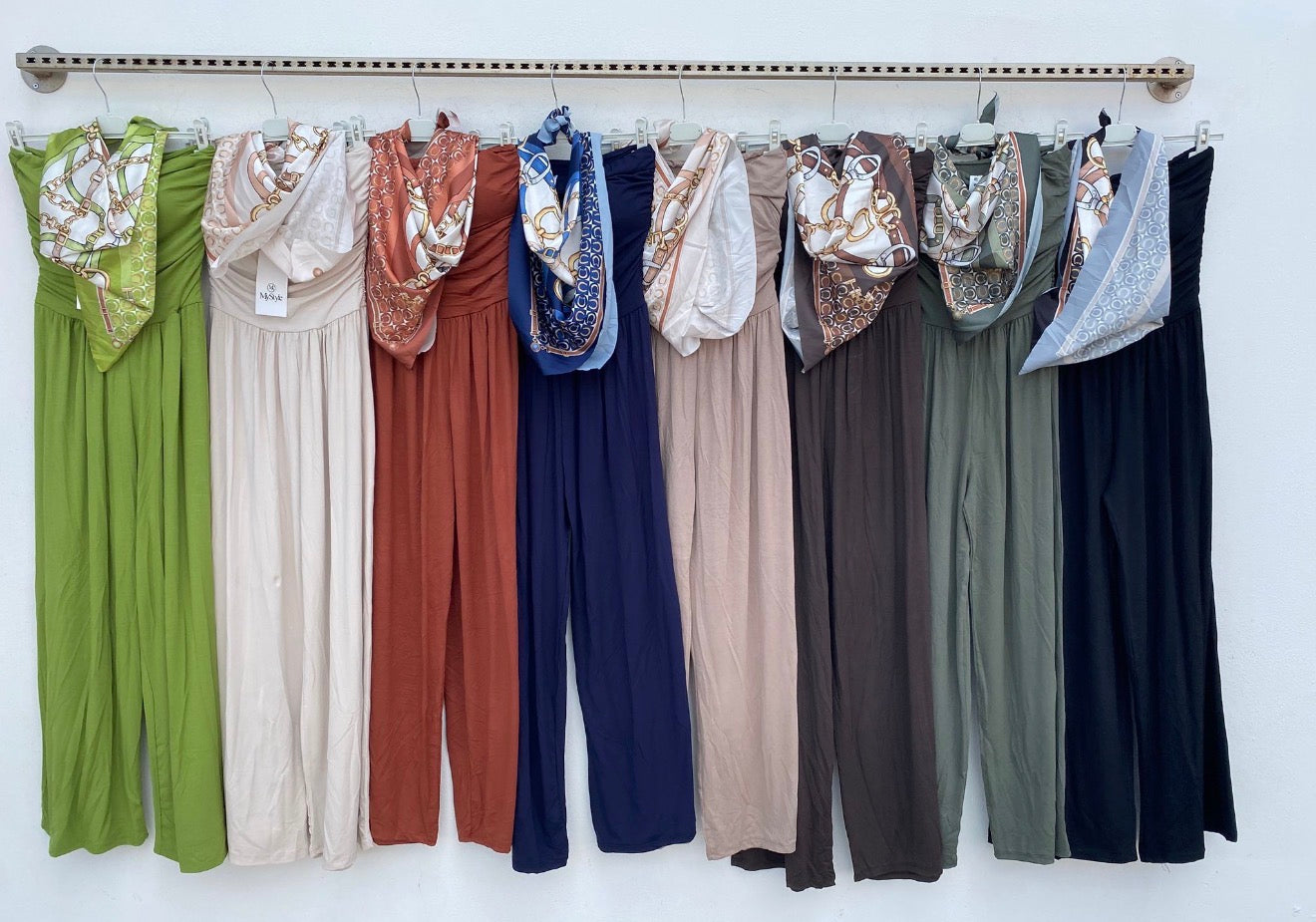 TUTA BANDANA ( BANDANA INCLUSA )