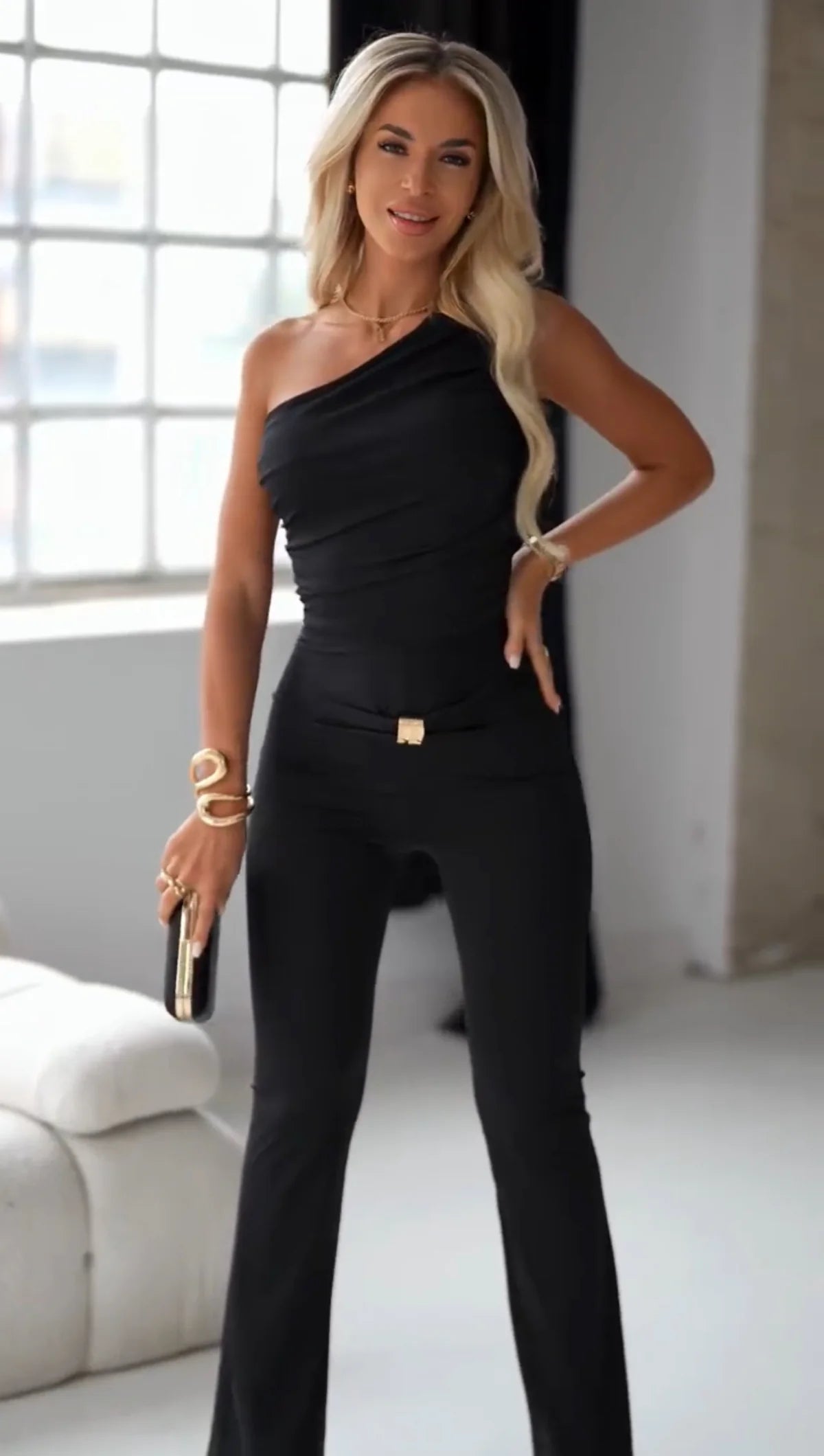 TUTA LINDA ( POCHETTE OMAGGIO )